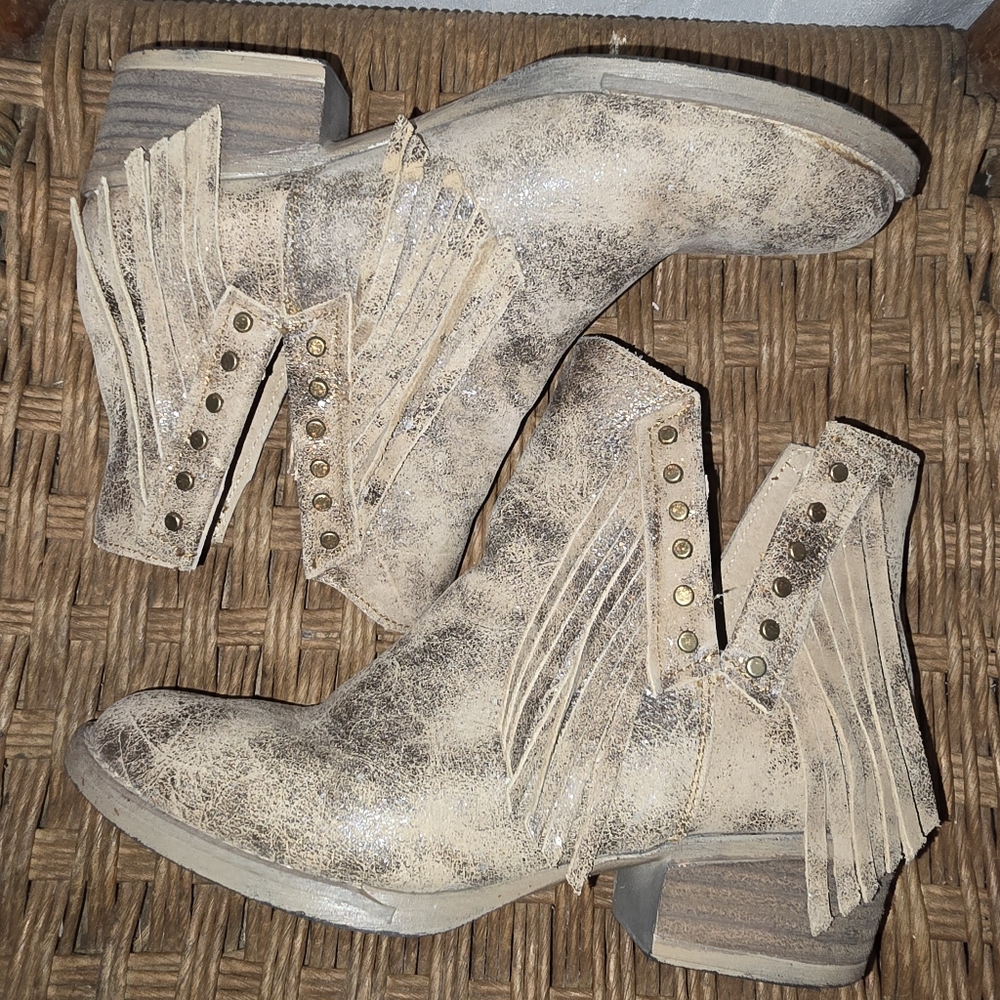 Gorgeous Womens Circle‎ G Distressed Leather fringe Boots 6.5 - Picture 5 of 9